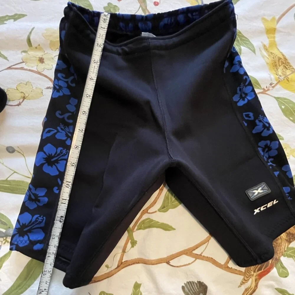 Excel scuba shorts (XS) preloved - Picture 1 of 9